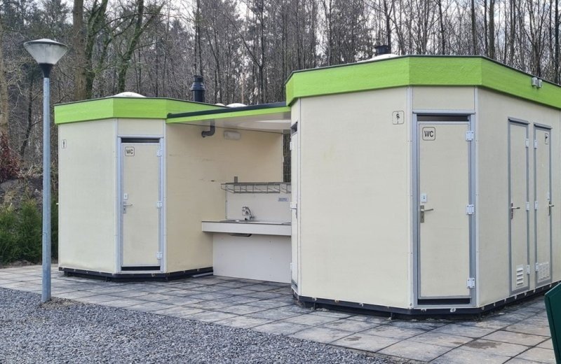 Nieuw toiletgebouw op het camperpark