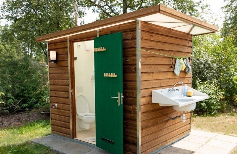 Comfort kampeerplaats met privé sanitair